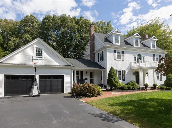 11 Golfview Dr, Hingham, MA 02043