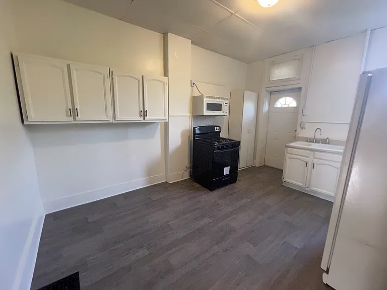 617 N 9th St #1 — Photo 1
