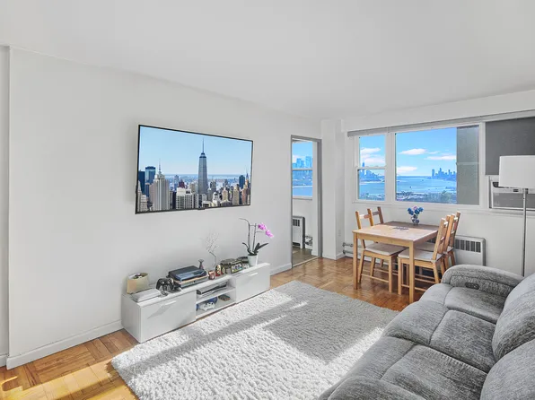 6515 Boulevard 9gg W, West New York, NJ 07093