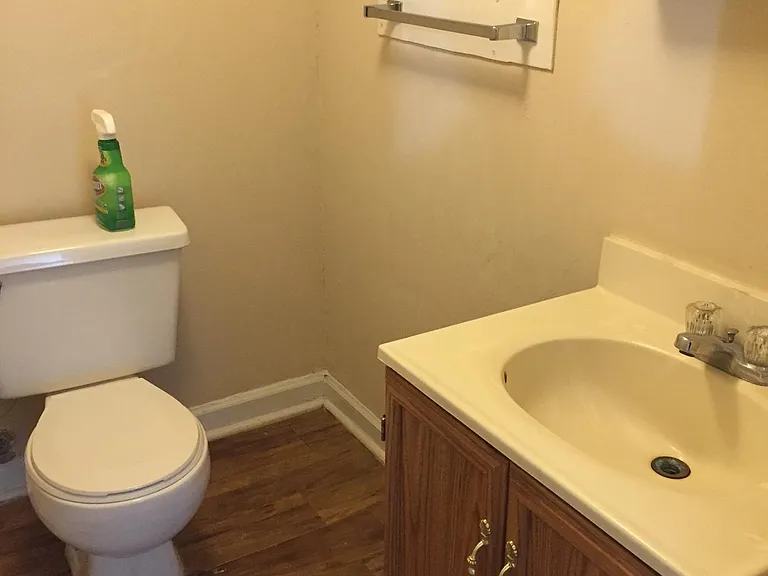 704 Osage Ave #7 — Photo 3