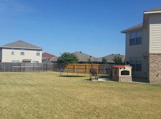 621 Osprey Ct, Fort Worth, TX 76108