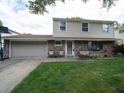 562 Louis Dr, Berea, OH, 44017