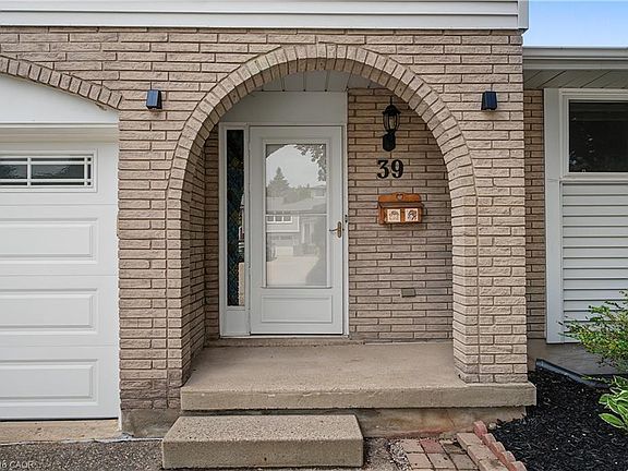 3rd image of 39 Southwood Dr