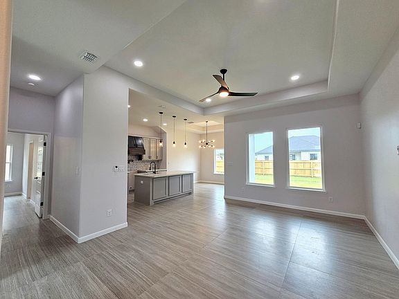 2nd image of 203 Janet Cir