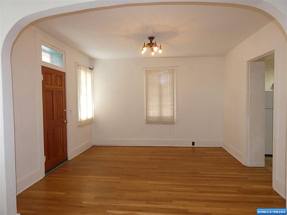 2nd image of 309 W Market St