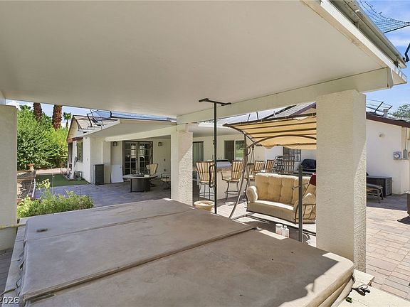 4th image of 1209 Oak Tree Ln