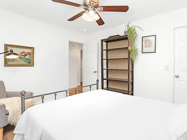 263 E Hollomon St — Photo 23