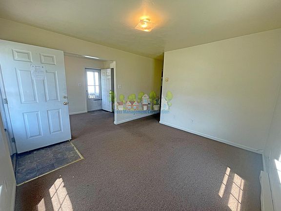 3rd image of 402 Webb St