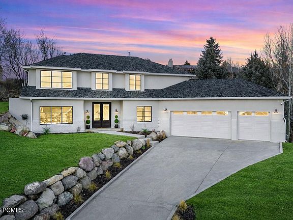 3rd image of 531 E Valley Dr