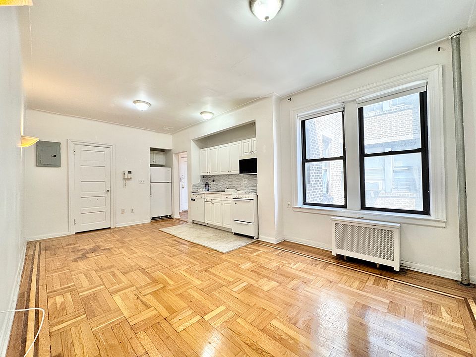 1st image of 6015 Woodside Ave APT 5D