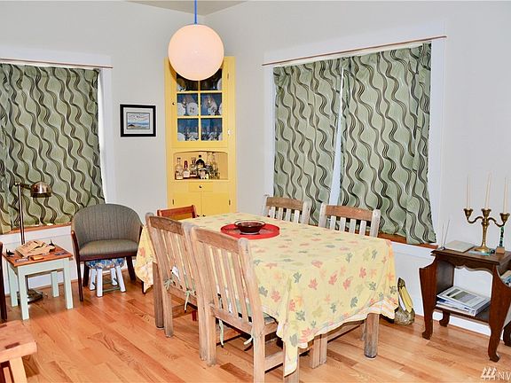 4th image of 1902 Ocean Beach Blvd S