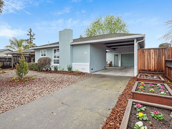 3rd image of 220 E Eaglewood Ave