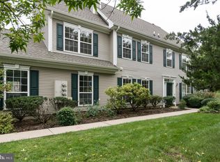17 Howe Ct, Pennington, NJ 08534