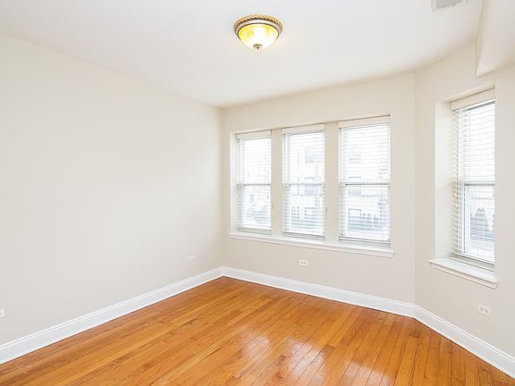 3rd image of 6501 N Claremont Ave #2