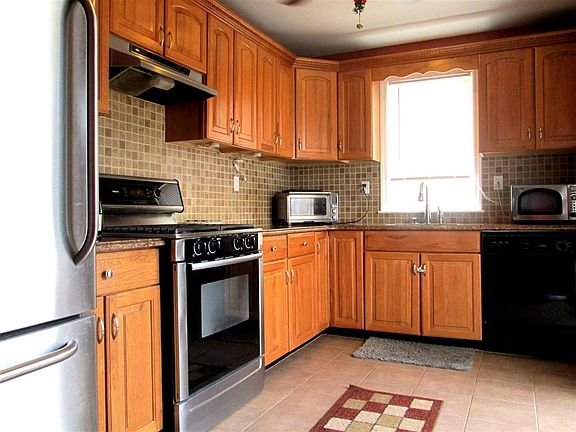 2nd image of 147 Laidlaw Ave