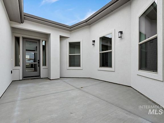 3rd image of 2085 E Blakehurst Ave