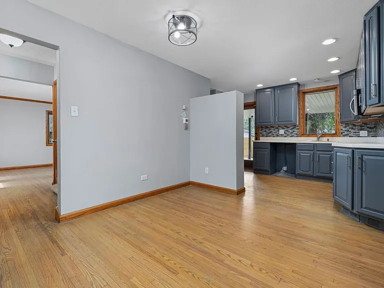 4818 W Jefferson Blvd — Photo 7