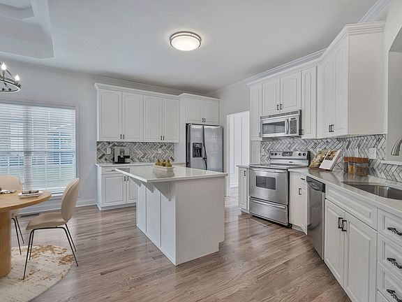 5th image of 216 Cullom Way