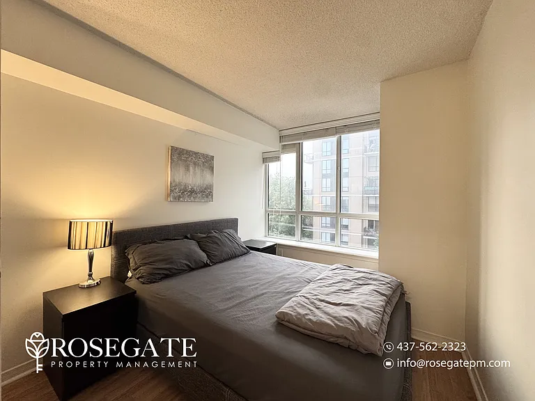 801 King St W #514 — Photo 16