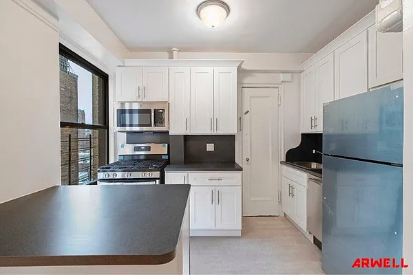 Rented by Arwell Realty | media 14