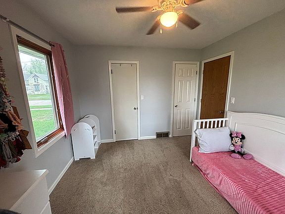 5th image of 304 Locust St