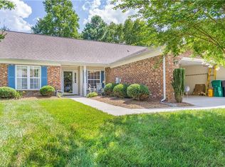 2942 Eagle Pointe Dr, High Point, NC 27265