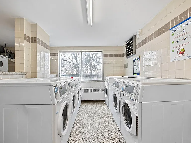 2050 Keele St — Photo 18