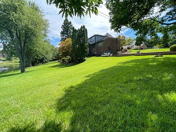 4th image of 5422 Lakeside Dr