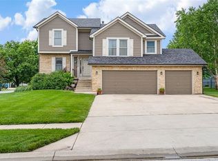 18308 S Oak St, Gardner, KS 66030