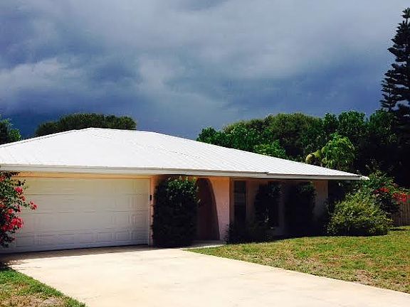 2nd image of 600 Jasmine Dr