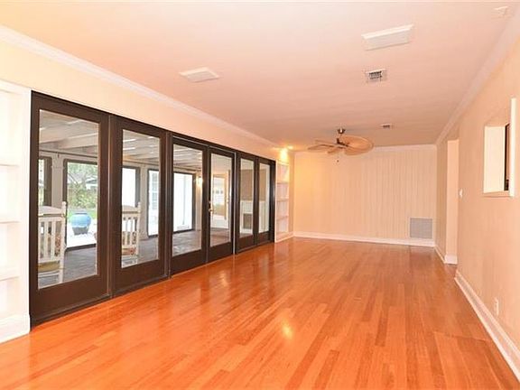 3rd image of 117 N Scott Ave