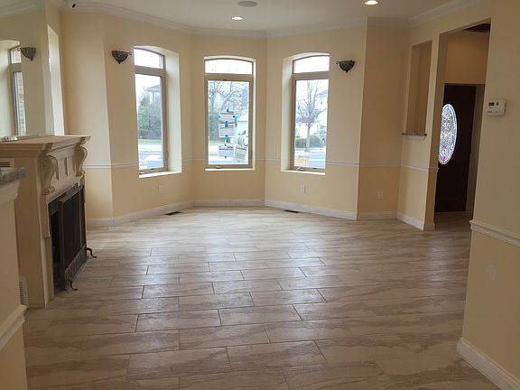 4th image of 7421 Ave W