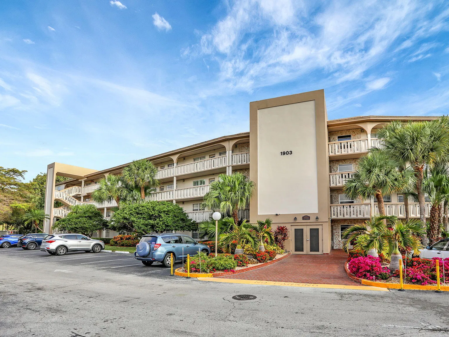 2 bed, 2.0 bath, 1002 sqft, $1,850 — Photo 1