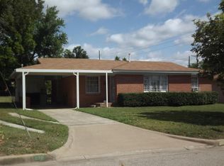 1211 Latham Ln, Longview, TX 75602