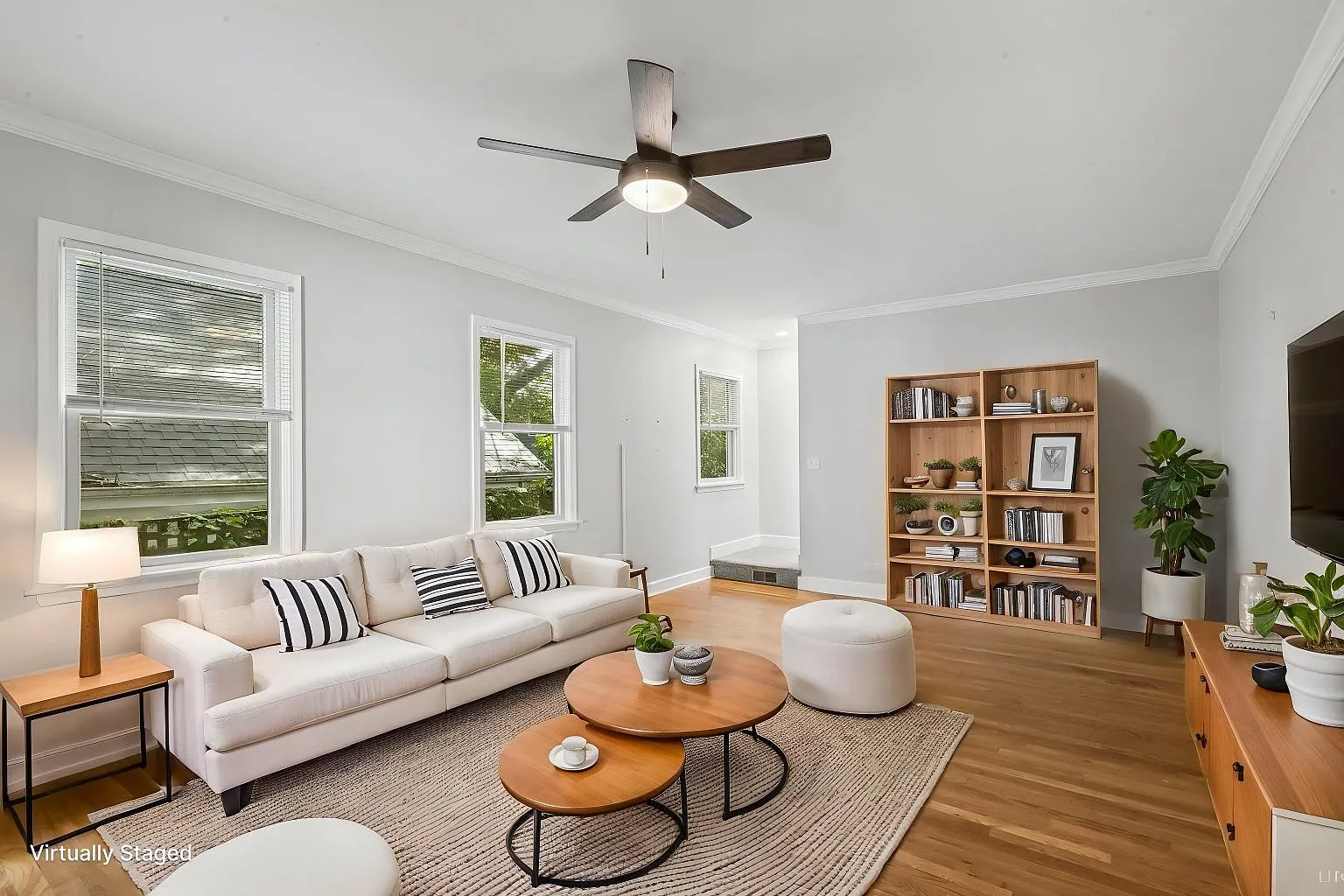 3 bed, $4,200 — Photo 2