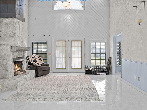 3rd image of 720 Morris Rd