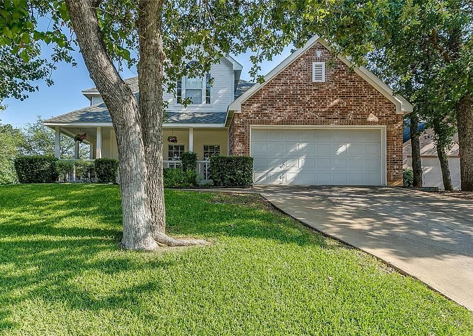 1st image of 901 Forest Hollow Dr