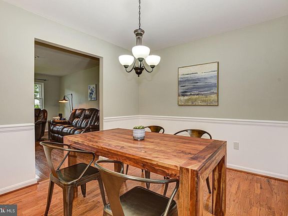 4th image of 1177 Green Holly Dr