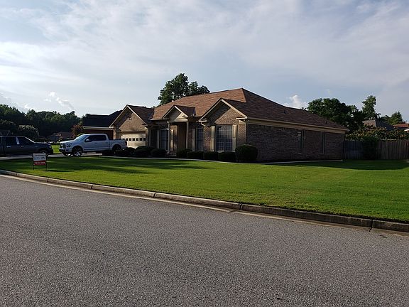 3rd image of 5556 Chatham Woods Dr