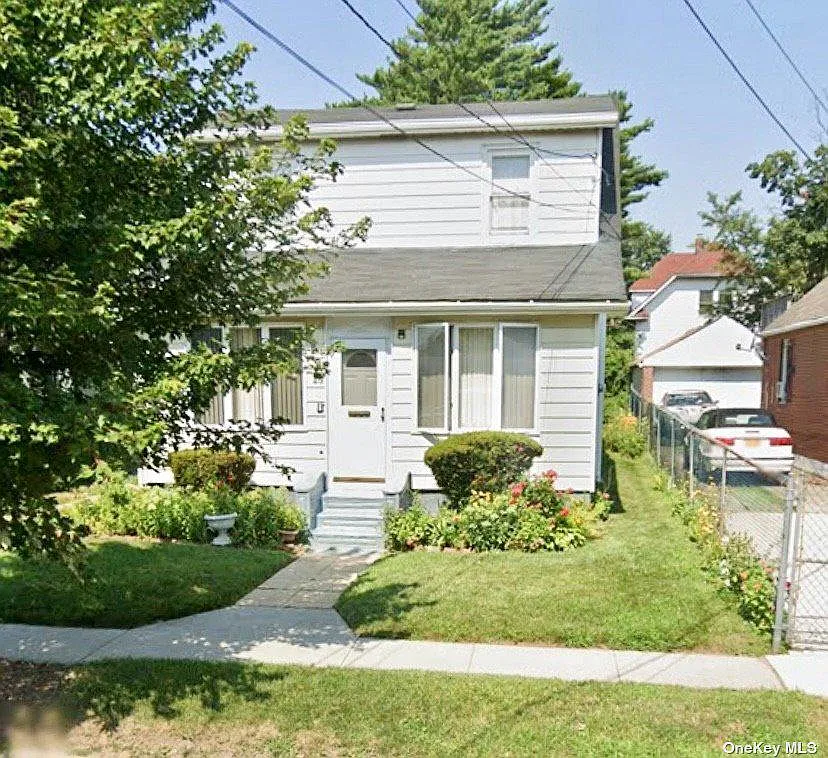 13162 221st St photo 1