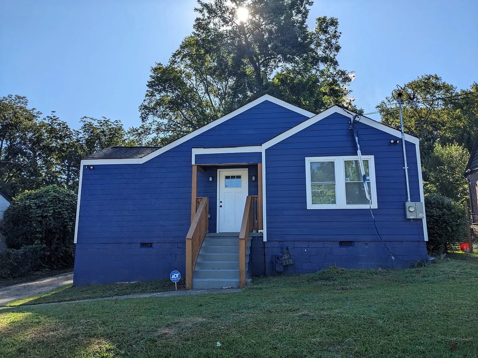 3 bed, 1450 sqft, $1,999 — Photo 2