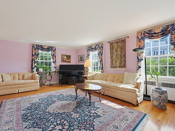 2nd image of 11 Durant St