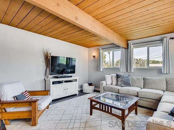 4th image of 2171 Finch Ln