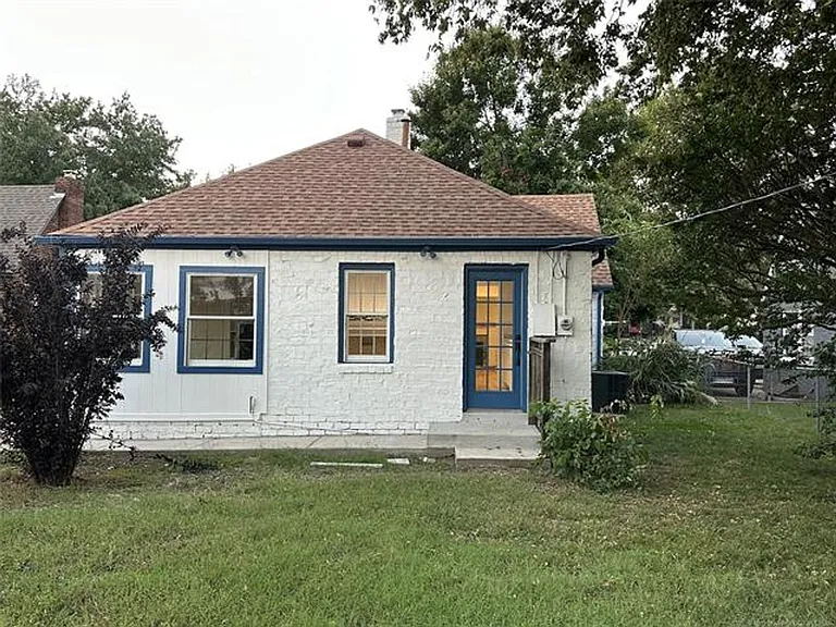 1235 S Gary Pl — Photo 44