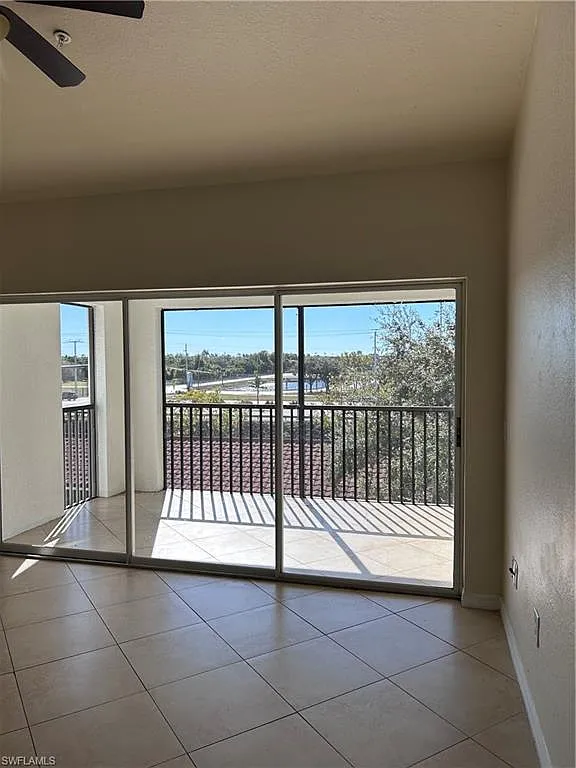 3 bed, 2.0 bath, 1300 sqft, $2,000 — Photo 3