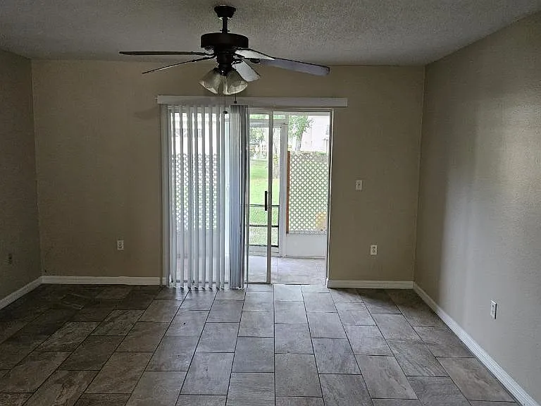 1633 Windsor Oak Ct — Photo 7