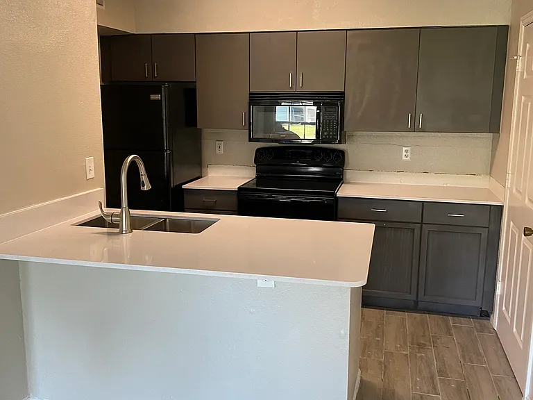 5112 Park Central Dr #616 — Photo 8