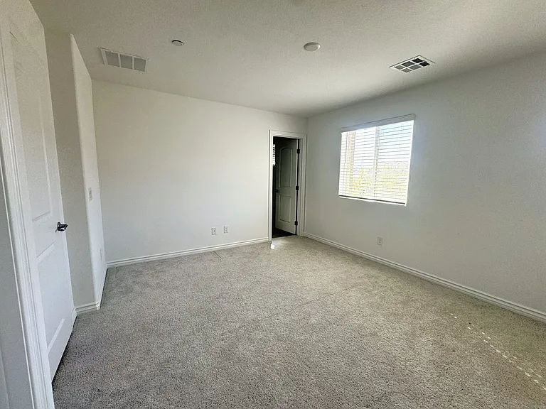 356 Rosefinch St — Photo 18