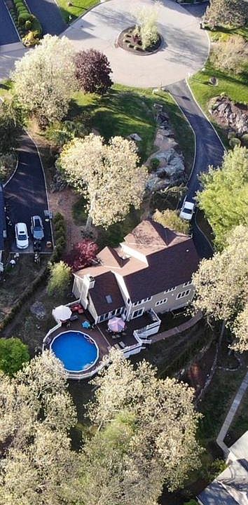 1st image of 121 Sidney Ct