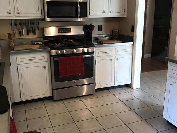 5th image of 24100 SW Beaver Dr